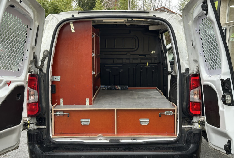 Citroën Berlingo M 1.2 130 EAT8 WORKER 1000KG + GRIP CONTROL / VITRÉ + GRILLES / SERRURES RENFORCÉES