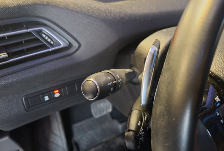 Peugeot 308 SW 1.2 PURETECH 130 EAT8 ALLURE PACK + SIEGES CHAUFFANTS + FULL LED GTIE 12 MOIS