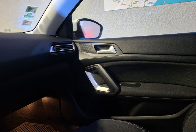 Peugeot 308 SW 1.2 PURETECH 130 EAT8 ALLURE PACK + SIEGES CHAUFFANTS + FULL LED GTIE 12 MOIS