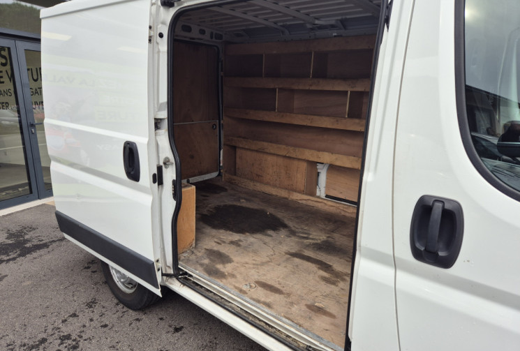 Peugeot Boxer L1H1 2.0 BlueHDi 110 Premium Pack