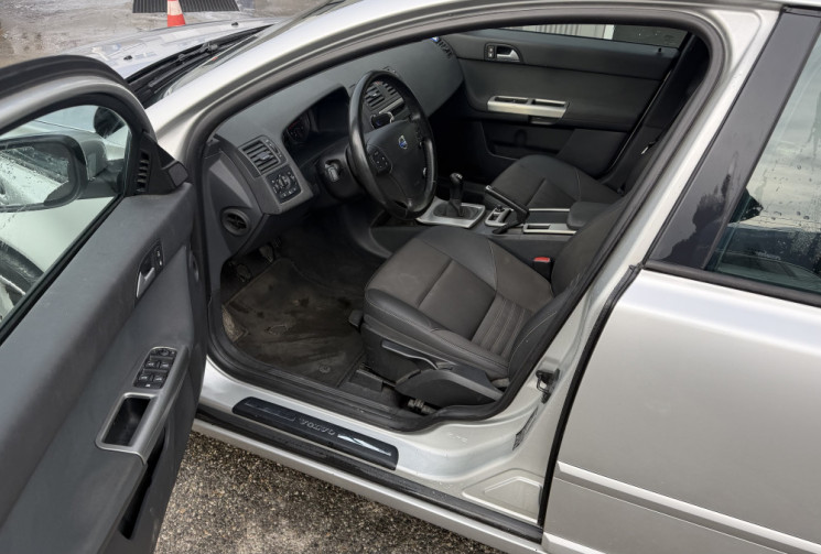 Volvo V50 1.6 D 110 Momentum - distribution neuve