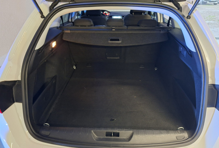 Peugeot 308 SW 1.2 130 EAT8 ALLURE PACK + SIEGES CHAUFFANTS + FULL LED GTIE 12 MOIS