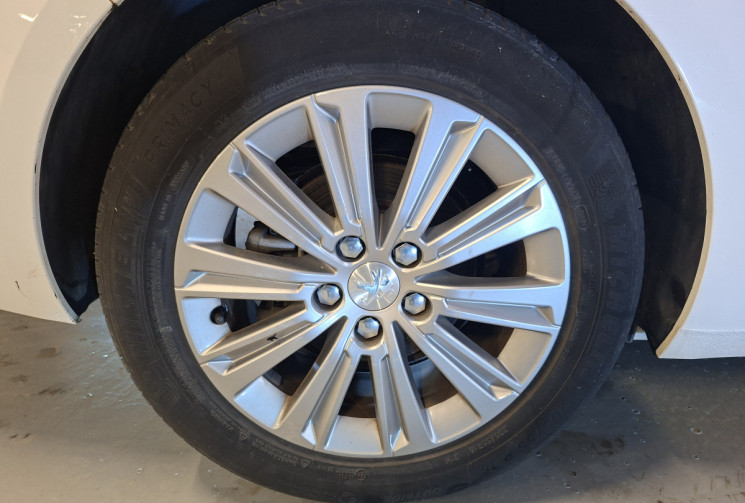 Peugeot 308 SW 1.2 THP 130 EAT8 ALLURE PACK + SIEGES CHAUFFANTS + FULL LED GTIE 12 MOIS