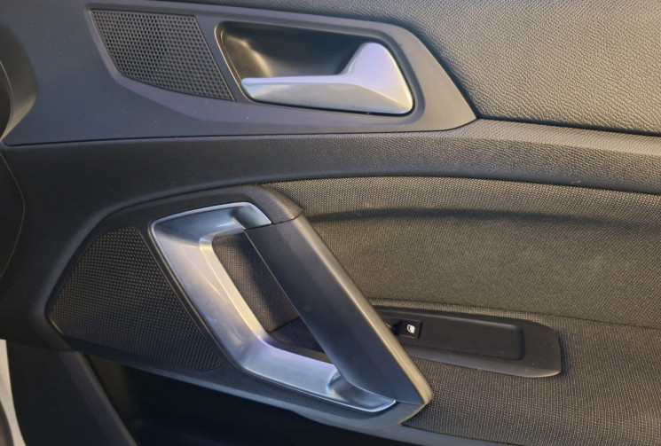 Peugeot 308 SW 1.2 130 EAT8 ALLURE PACK + SIEGES CHAUFFANTS + FULL LED GTIE 12 MOIS