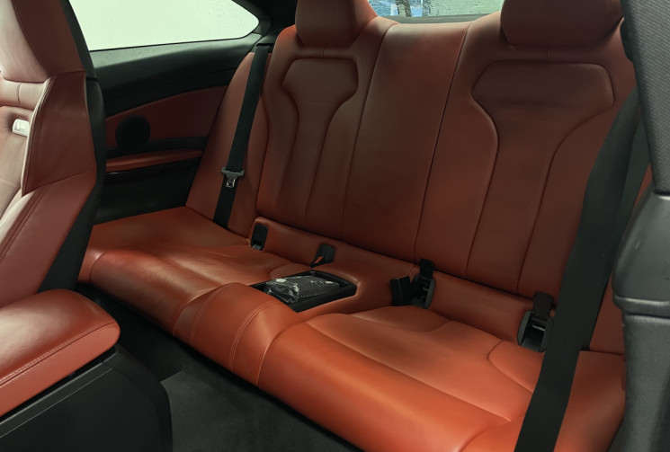 BMW M4 COUPE F82 sotire carbon / 431 ch / ENTRETIEN BMW