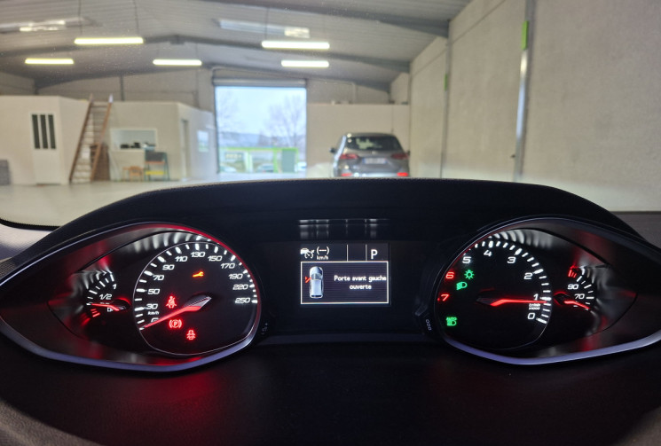Peugeot 308 SW 1.2 130 EAT8 ALLURE PACK + SIEGES CHAUFFANTS + FULL LED GTIE 12 MOIS