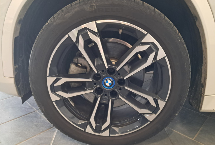 BMW X1 (U11) X-DRIVE 25E 245 M Sport 2eme  MAIN  - toit ouvrant  - ENTRETIEN BMW FRANCE        