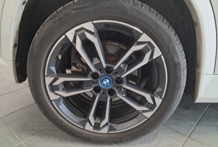 BMW X1 (U11) X-DRIVE 25E 245 M Sport 2eme  MAIN  - toit ouvrant  - ENTRETIEN BMW FRANCE        