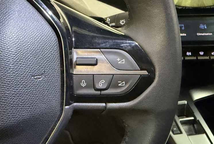 Peugeot 308 1,5 HDI 130 ALLURE PACK EAT8 - Entretien complet Peugeot