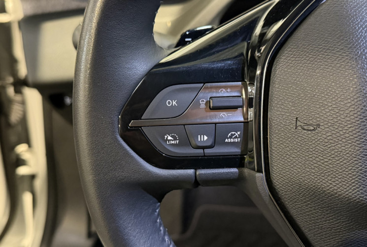 Peugeot 308 1,5 HDI 130 ALLURE PACK EAT8 - Entretien complet Peugeot