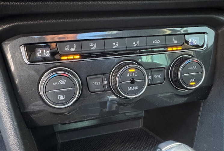 Volkswagen Tiguan II 1.4 TSI DSG6 150 cv CARAT origine France 3em main / virtual / toit ouvrant / 