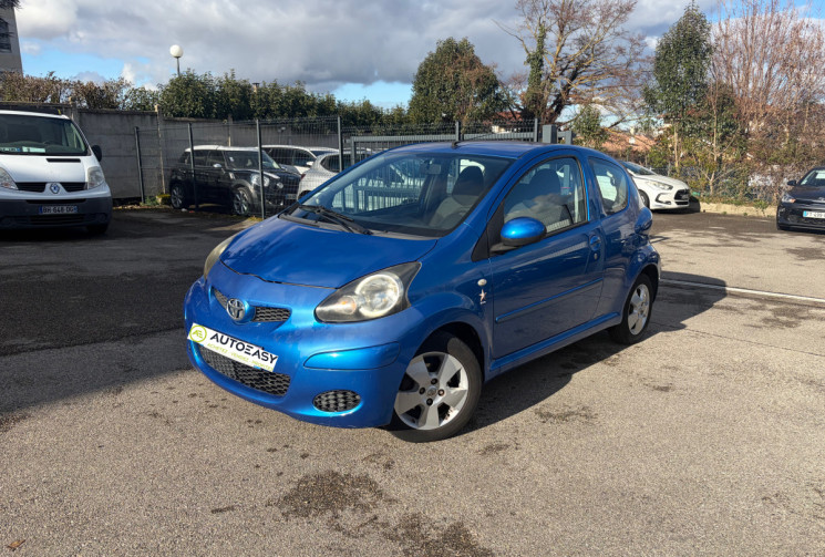 Toyota Aygo 1.0 LES BLEUS CLIM 68 CH
