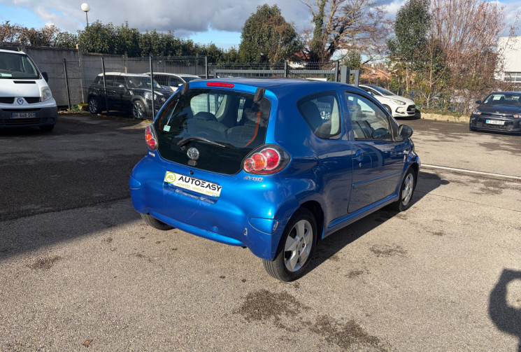 Toyota Aygo 1.0 LES BLEUS CLIM 68 CH