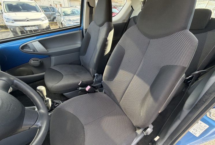 Toyota Aygo 1.0 LES BLEUS CLIM 68 CH