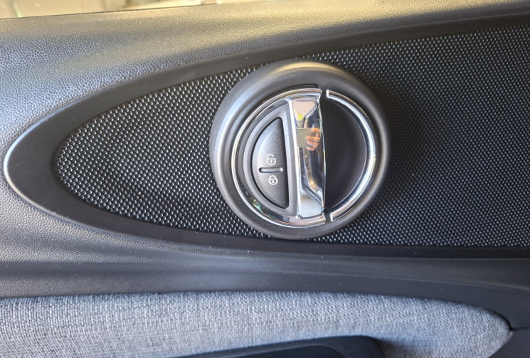 Mini Clubman COOPER HILD PARK D 2.0 d 16V 150  TOIT OUVRANT SIEGE SEMI-CUIR GTIE 6MOIS