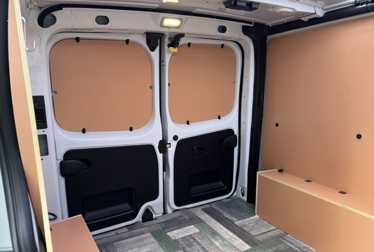 Nissan PRIMASTAR 2.0 dCi 150cv Tekna DCT6 L1H1 1ère Main 