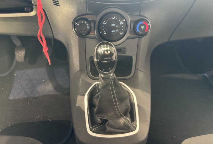 Ford Fiesta FORD FIESTA 1.25 60CV  CLIM - COMMANDE VOLANT - DISTRIBUTION OK