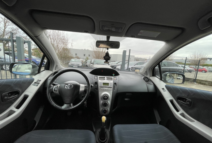Toyota Yaris 1.4 / 90 CH 