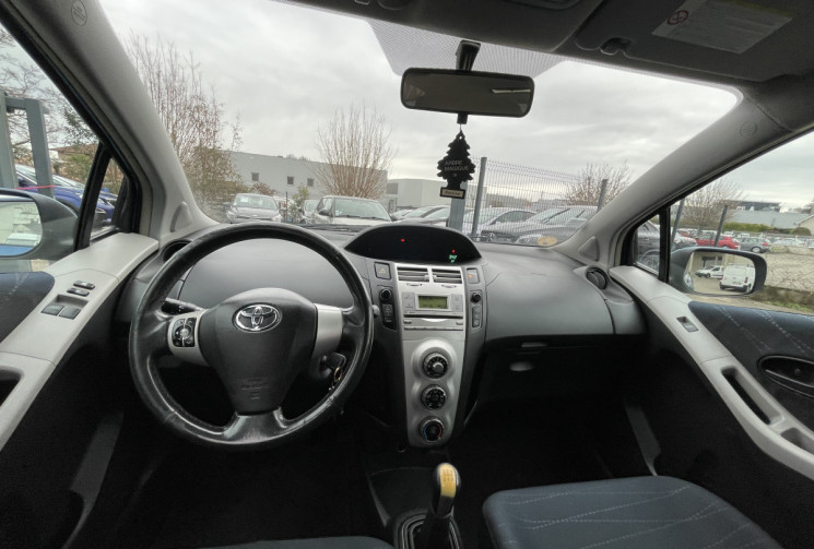 Toyota Yaris 1.4 / 90 CH 