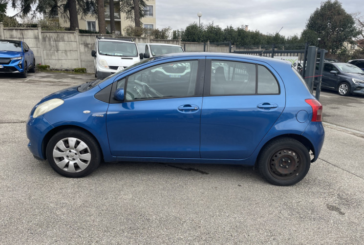 Toyota Yaris 1.4 / 90 CH 