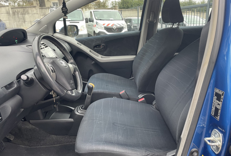 Toyota Yaris 1.4 / 90 CH 