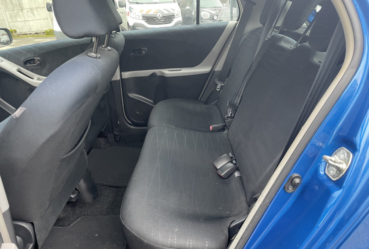 Toyota Yaris 1.4 / 90 CH 