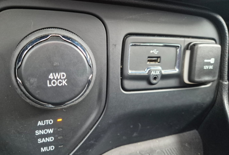 Jeep Renegade 2.0 CRD 16V 4WD S&S 140 cv * TOIT PANNORAMIQUE OUVRANT * ATTELAGE 