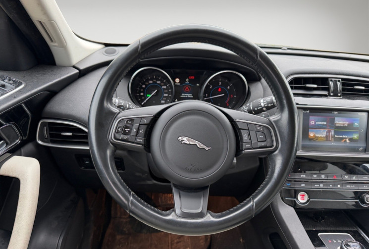 Jaguar F-Pace 3.0 D PRESTIGE V6 AWD 300 / MERIDIAN / CAMERA / HAYON ELECTRIQUE