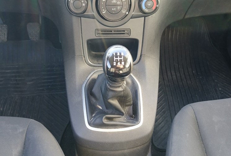 Ford Fiesta VI Phase 2 3 portes 1.25 i 16V EDITION 