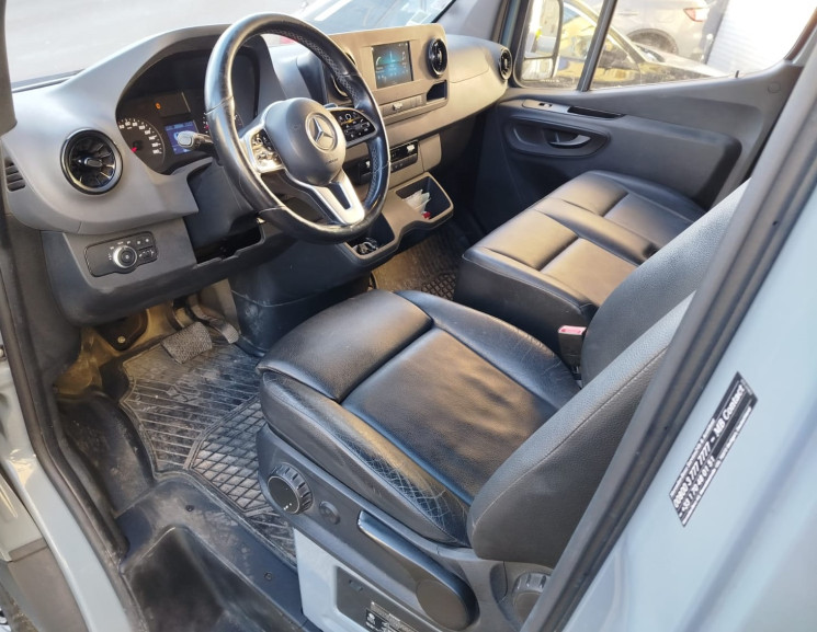 Mercedes Sprinter III 910.623 FWD L1H2 214CDI 2.2 D 16V Fourgon moyen 9G-TRONIC 143 cv Boîte auto