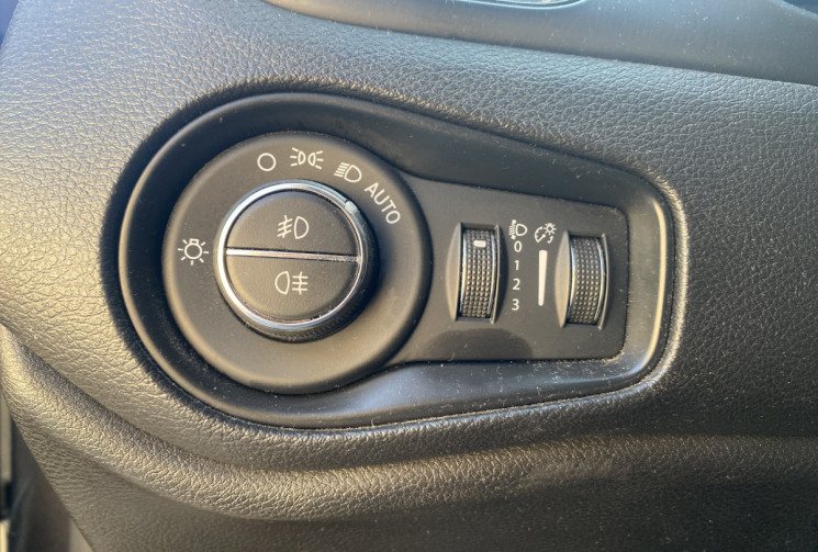 Jeep Renegade LIMITED 1.4 140CH - Clim auto - Bluetooth - Camera - Distrib à jour 