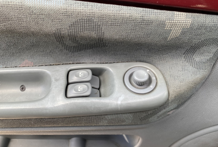 Renault Twingo I 1.2 i 16V EMOTION 75CH CLIM - VITRES ELECTRIQUES - RETROS ELECTRIQUES