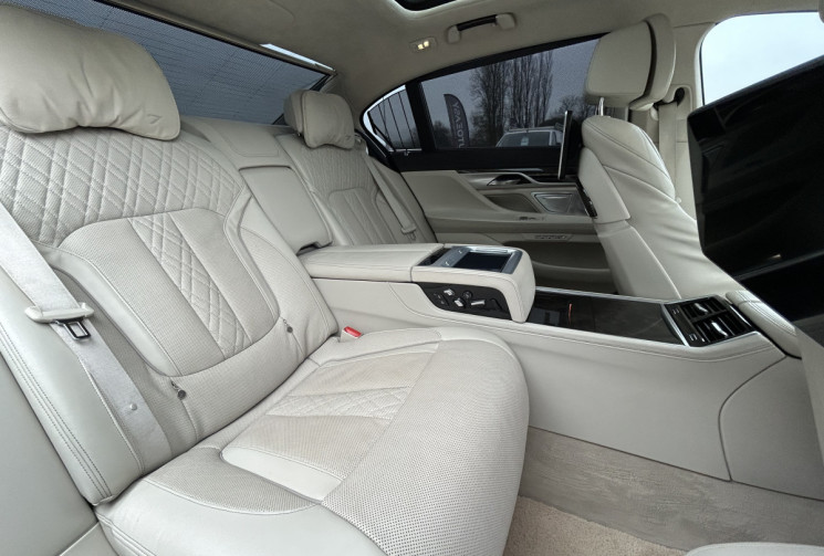 BMW SERIE 7 750Li Xdrive Limousine G12 4.4 V8 450CH