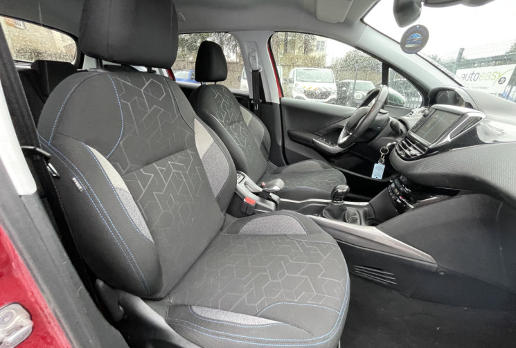 Peugeot 2008 1.2 / 82 CH / STYLE / DISTRIB A JOUR 