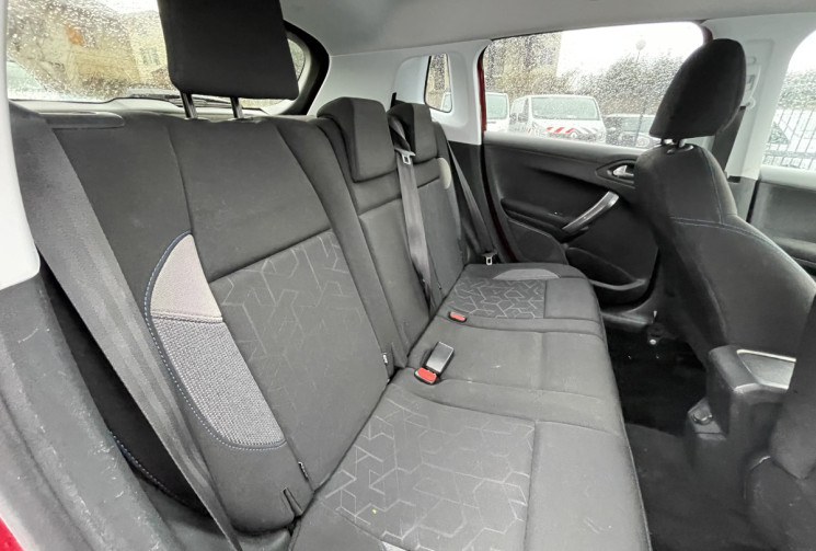 Peugeot 2008 1.2 / 82 CH / STYLE / DISTRIB A JOUR 