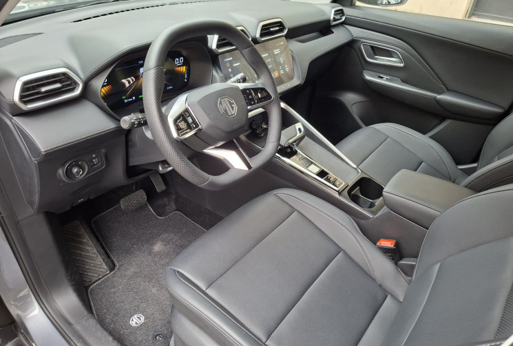 MG ZS 1.5 HYBRID+ 197 CH LUXURY 3200 KMS GARANTIE CONSTRUCTEUR 7 ANS OU 150000 KMS