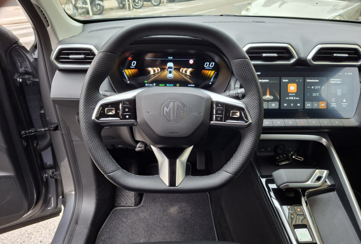 MG ZS 1.5 HYBRID+ 197 CH LUXURY 3200 KMS GARANTIE CONSTRUCTEUR 7 ANS OU 150000 KMS