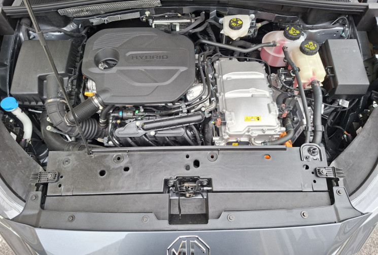 MG ZS 1.5 HYBRID+ 197 CH LUXURY 3200 KMS GARANTIE CONSTRUCTEUR 7 ANS OU 150000 KMS