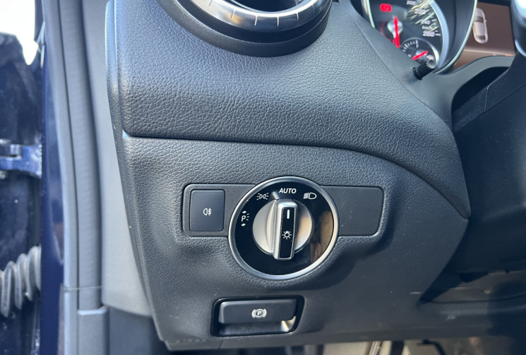 Mercedes CLA 180 122 Sensation 7G-DCT / Seulement 37 600 km / Vidange Boite OK / Caméra / Française