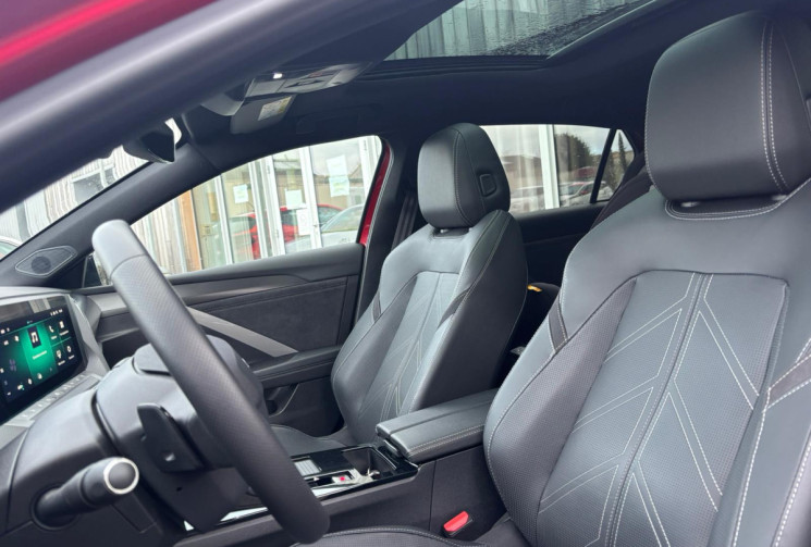 Opel Astra 1.6 HYBRID 225 GS / TOIT OUVRANT / ETAT NEUF / GARANTIE CONSTRUCTEUR JUSQU'EN JUIN 2027