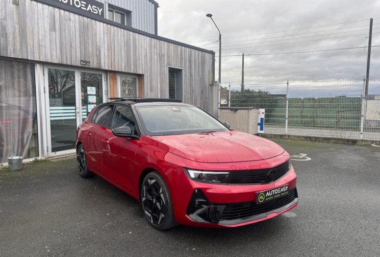 Opel Astra 1.6 HYBRID 225 GS / TOIT OUVRANT / ETAT NEUF / GARANTIE CONSTRUCTEUR JUSQU'EN JUIN 2027