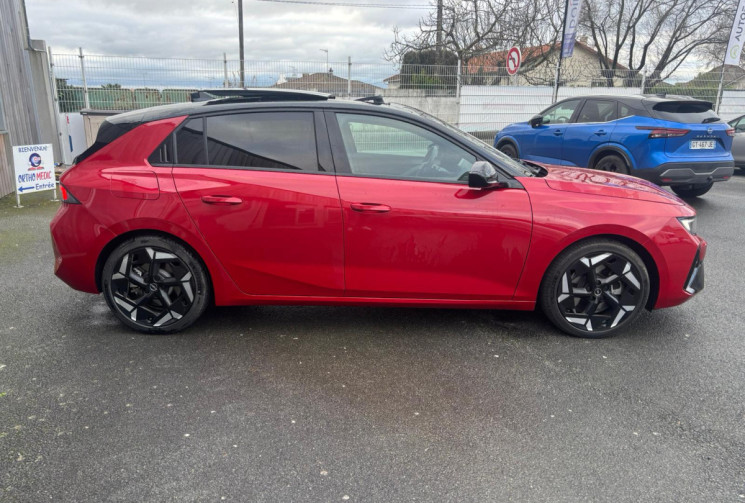 Opel Astra 1.6 HYBRID 225 GS / TOIT OUVRANT / ETAT NEUF / GARANTIE CONSTRUCTEUR JUSQU'EN JUIN 2027