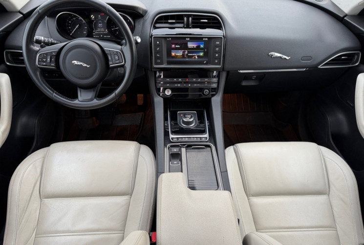 Jaguar F-Pace 3.0 D PRESTIGE V6 AWD 300 / MERIDIAN / CAMERA / HAYON ELECTRIQUE