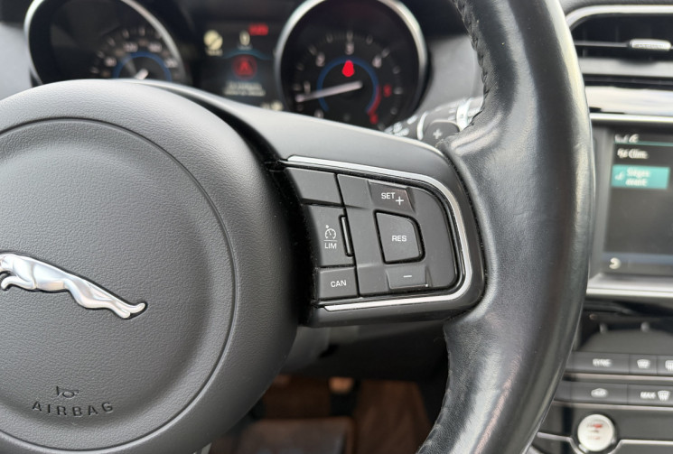 Jaguar F-Pace 3.0 D PRESTIGE V6 AWD 300 / MERIDIAN / CAMERA / HAYON ELECTRIQUE