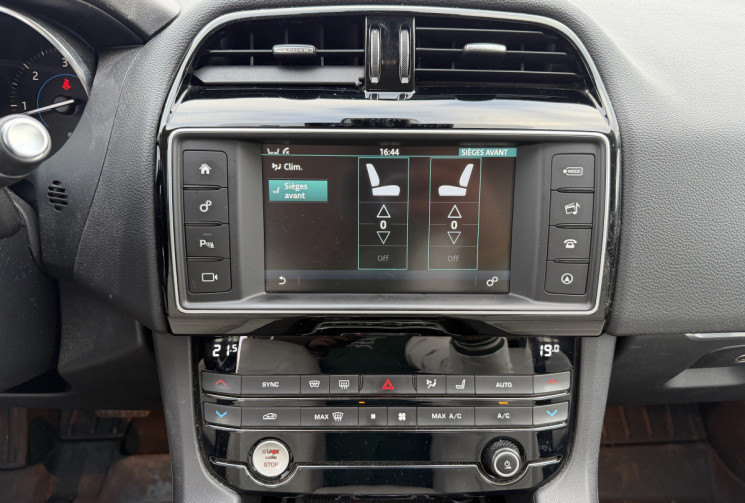 Jaguar F-Pace 3.0 D PRESTIGE V6 AWD 300 / MERIDIAN / CAMERA / HAYON ELECTRIQUE