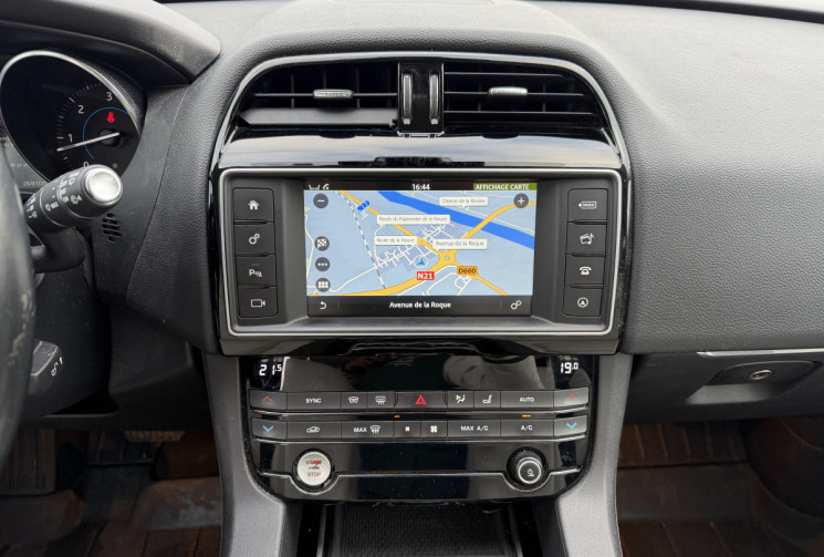 Jaguar F-Pace 3.0 D PRESTIGE V6 AWD 300 / MERIDIAN / CAMERA / HAYON ELECTRIQUE