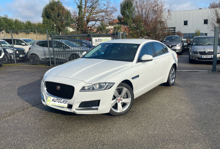 Jaguar XF 2.0 / 180 CH / PRESTIGE 4x4