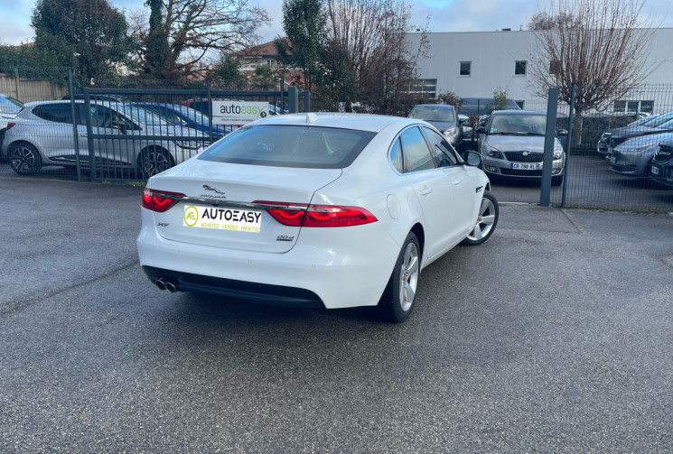 Jaguar XF 2.0 / 180 CH / PRESTIGE 4x4
