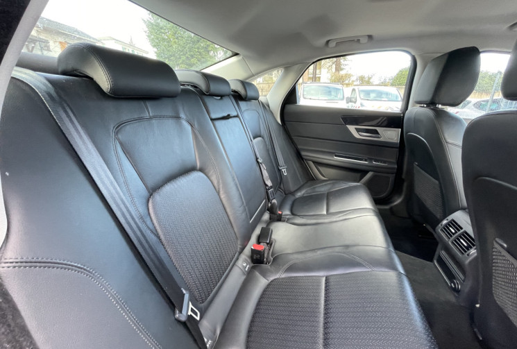 Jaguar XF 2.0 / 180 CH / PRESTIGE 4x4