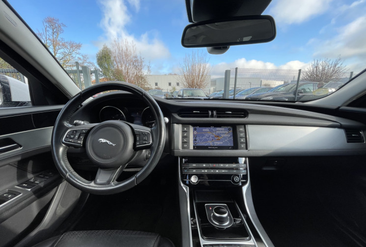 Jaguar XF 2.0 / 180 CH / PRESTIGE 4x4